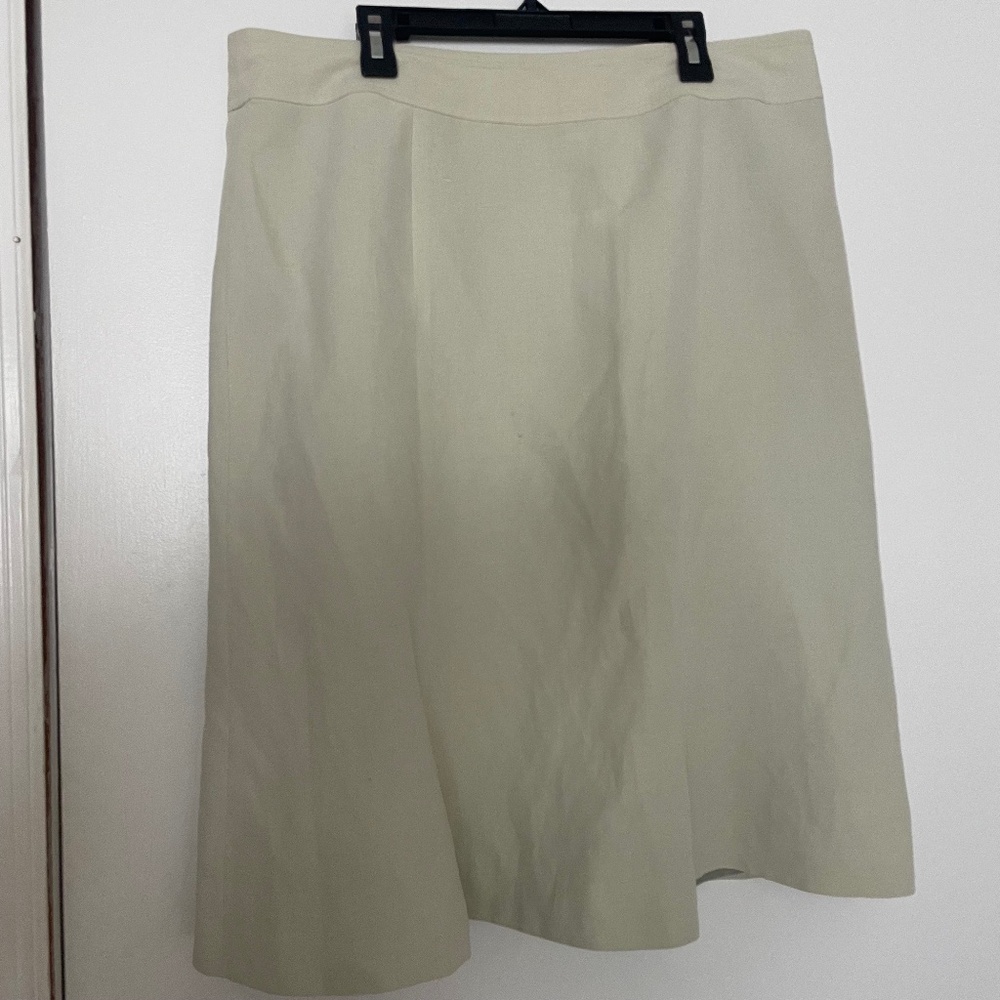 Jones Wear pale green, silk & linen blend skirt, size 14
